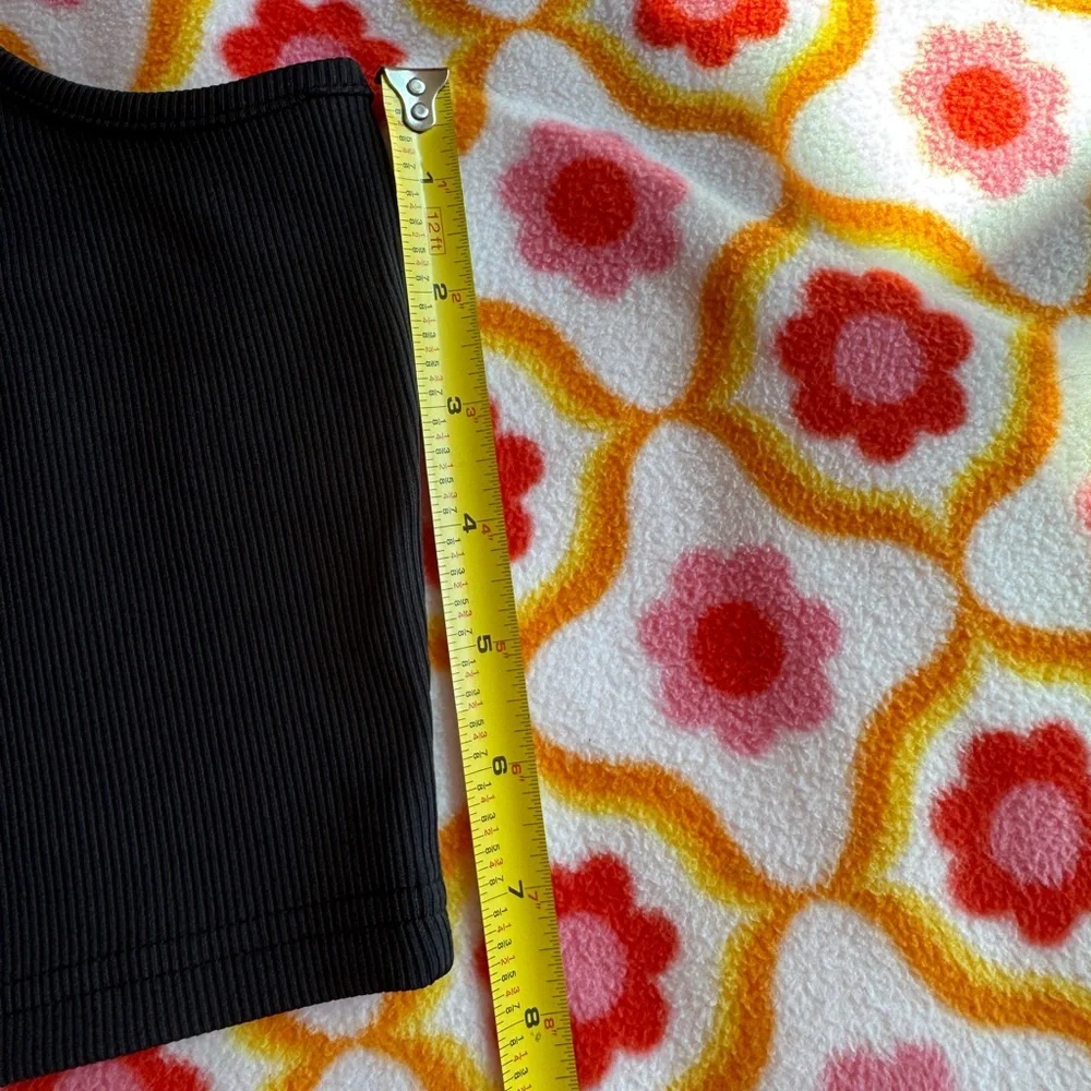 Black Zipper Front Sleeveless Razor Back Crop Top - Picture 5 of 8